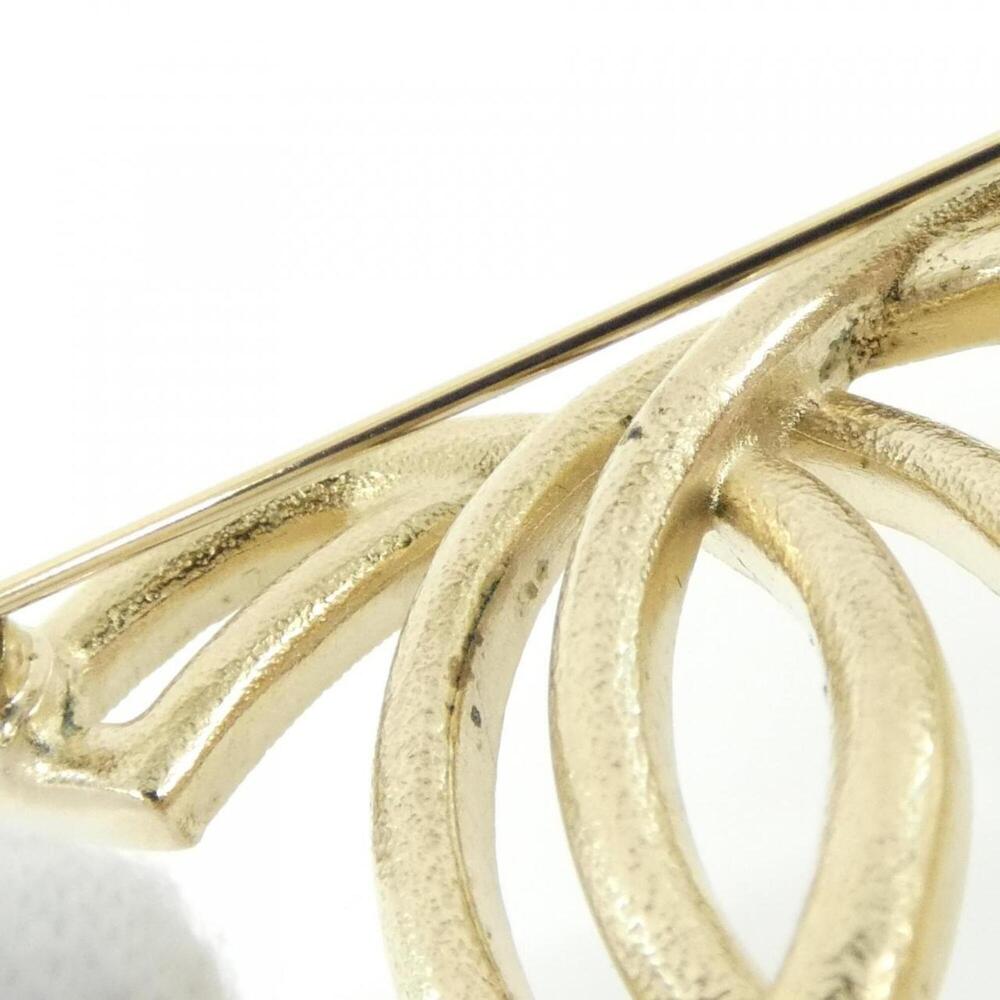 CHANEL White Brooch - Picture 3 of 5